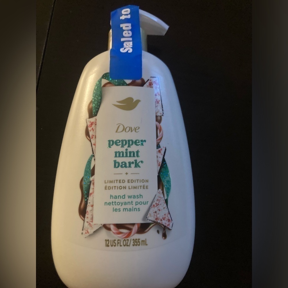Dove Peppermint bark hand wash in 12 fl oz size. Limited edition. Brand new